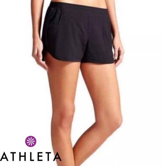 Athleta Pants - Athleta stellar shorts S
